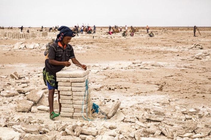 Les forçat du sel du lac Karoum