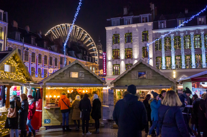 Chalets du marché de Noël place Rihour à Lille