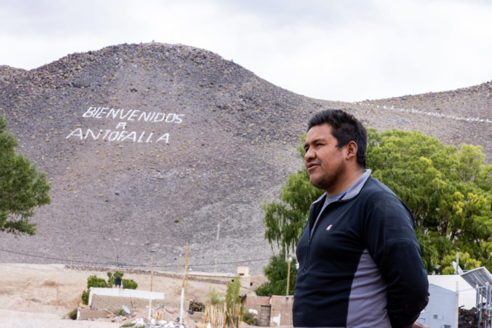 Portrait d'un homme devant la colline de Antafalla