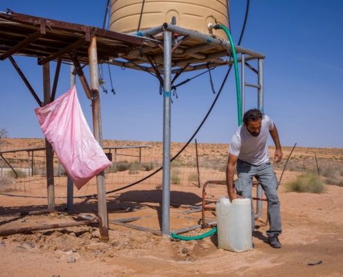 Pompage eau citernes désert du Wahiba - Reportage