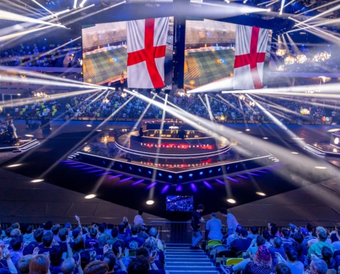 Tournoi e-sport en direct au Copper Box Arena de Londres. Reportage sur un phénomène social émergent